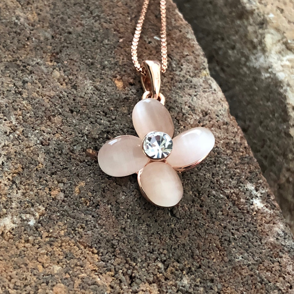 Flower Pendant - Picture 5 of 6